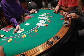 Trò chơi Bingo với bảng số sắc nét và nhiều màu sắc